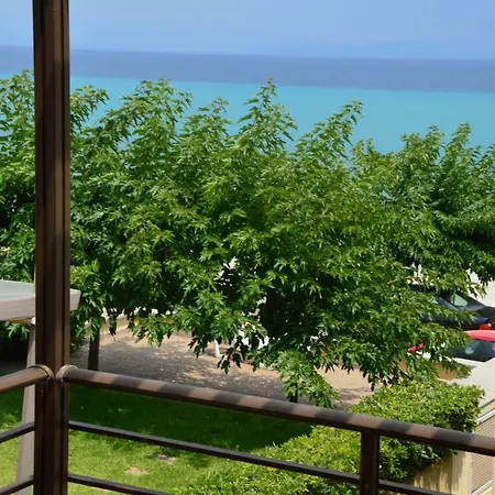 בית נופש Beach Front 2 פוליכרונו