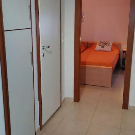 בית נופש Beach Front 2 *